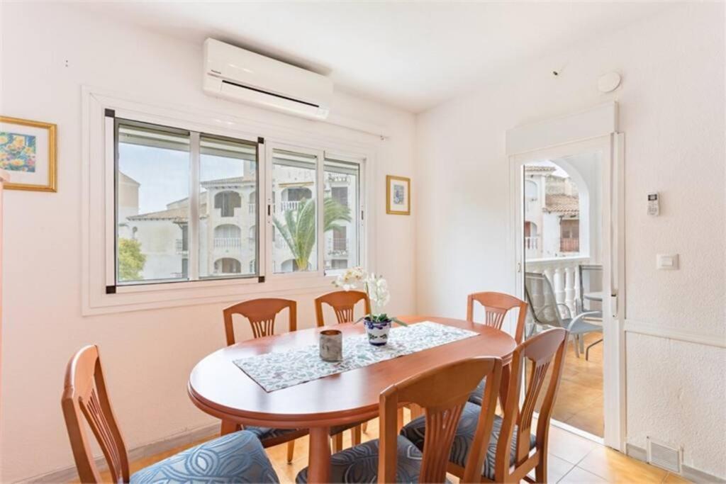 Beautiful Apartment With 2 Bedrooms Close To Beach Torrevieja Extérieur photo