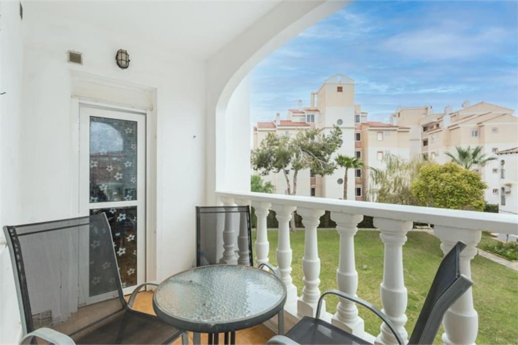 Beautiful Apartment With 2 Bedrooms Close To Beach Torrevieja Extérieur photo