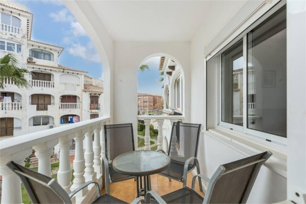 Beautiful Apartment With 2 Bedrooms Close To Beach Torrevieja Extérieur photo